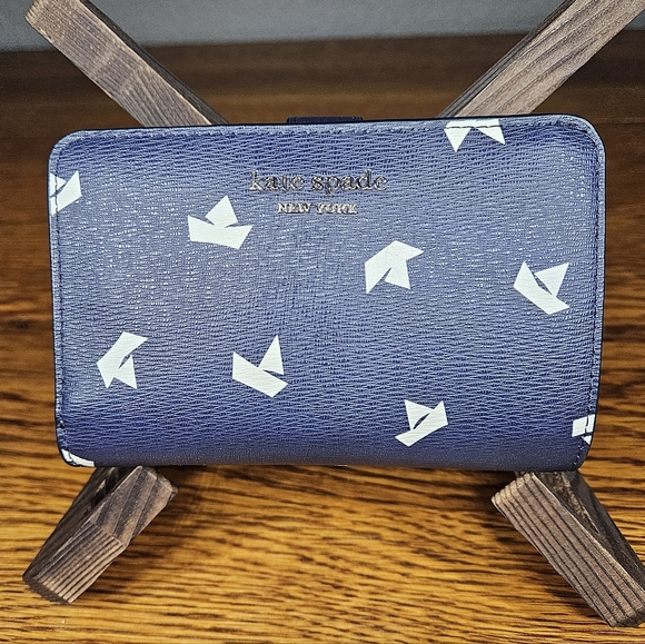 Kate Spade Spencer Paper Boats Medium Wallet NWT - Picture 2 of 10